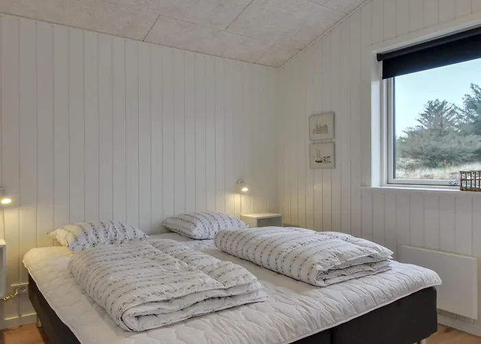 Jirina - 750m From The Sea By Interhome